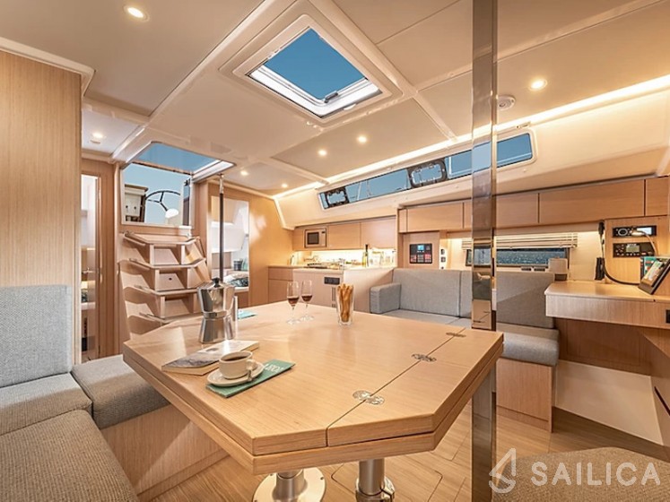 Bavaria C42 - Yacht Charter Sailica