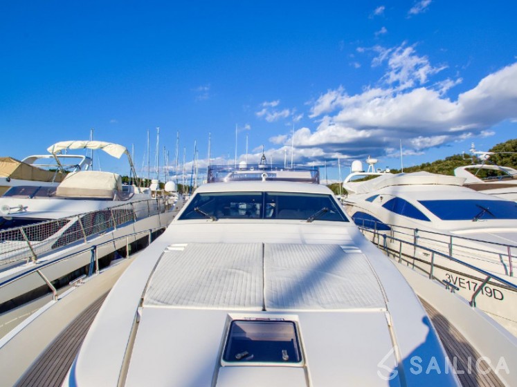 Ferretti 681 - Yacht Charter Sailica
