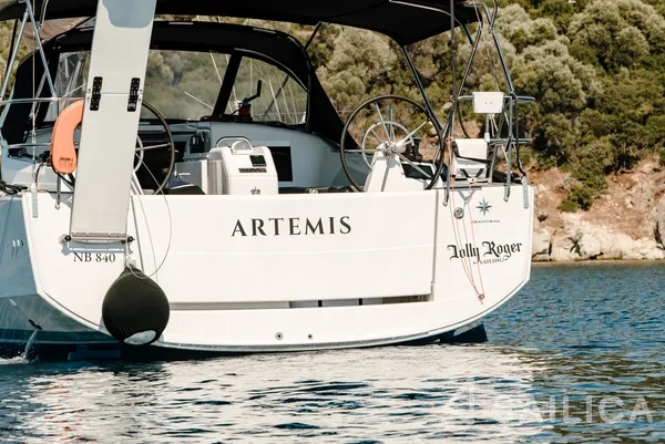 Sun Odyssey 410 - Yacht Charter Sailica