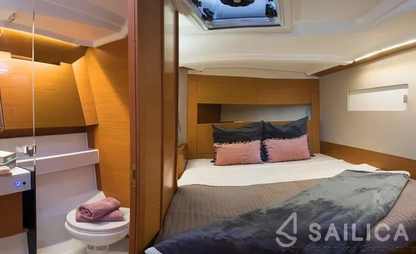 Sun Odyssey 410 - Yacht Charter Sailica