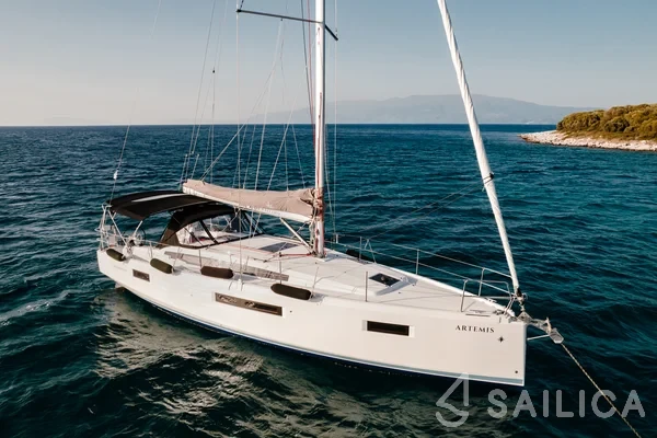 Sun Odyssey 410 - Yacht Charter Sailica