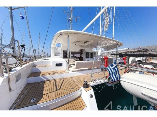 Lagoon 450  Flybridge - Yacht Charter Sailica