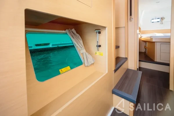 Lagoon 400 S2 - Yacht Charter Sailica
