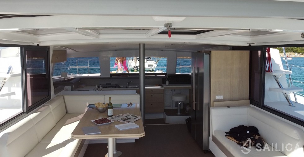Bali 4.3 - Yacht Charter Sailica