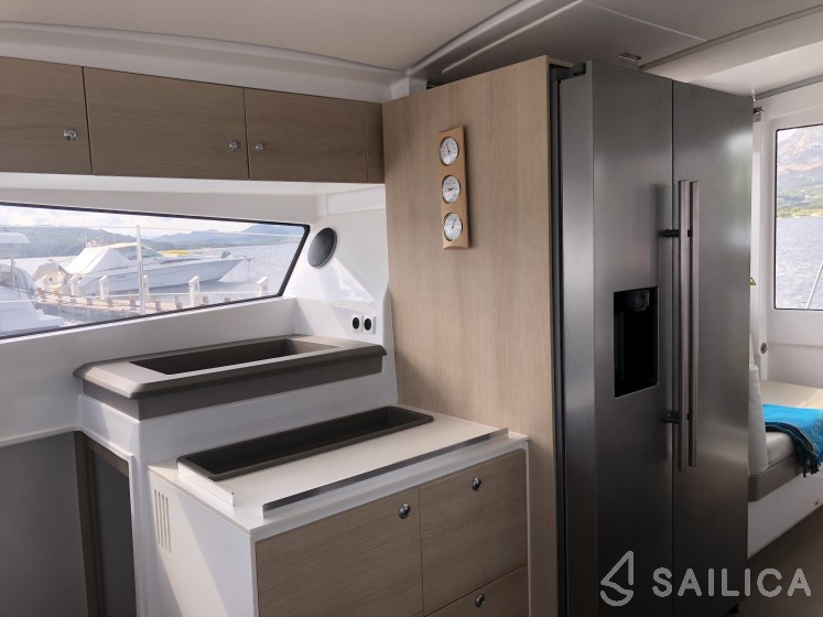 Bali 4.3 - Yacht Charter Sailica
