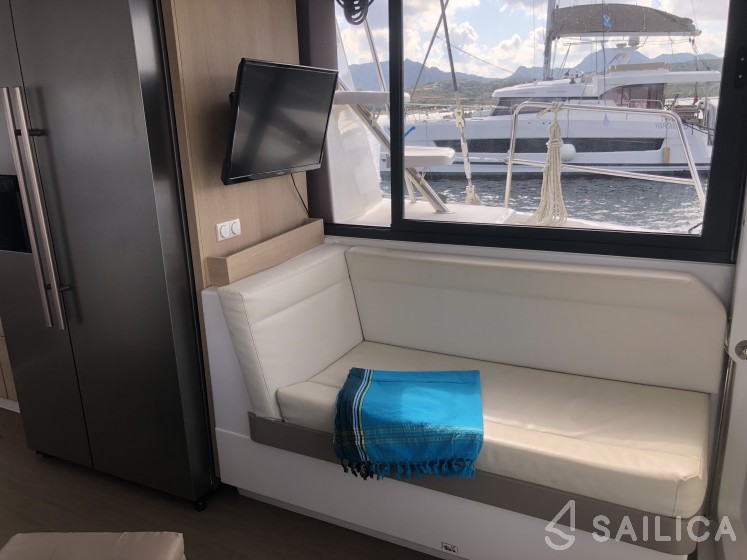 Bali 4.3 - Yacht Charter Sailica
