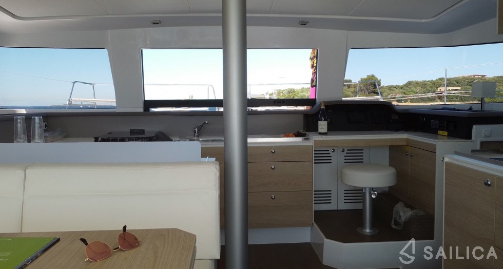 Bali 4.3 - Yacht Charter Sailica