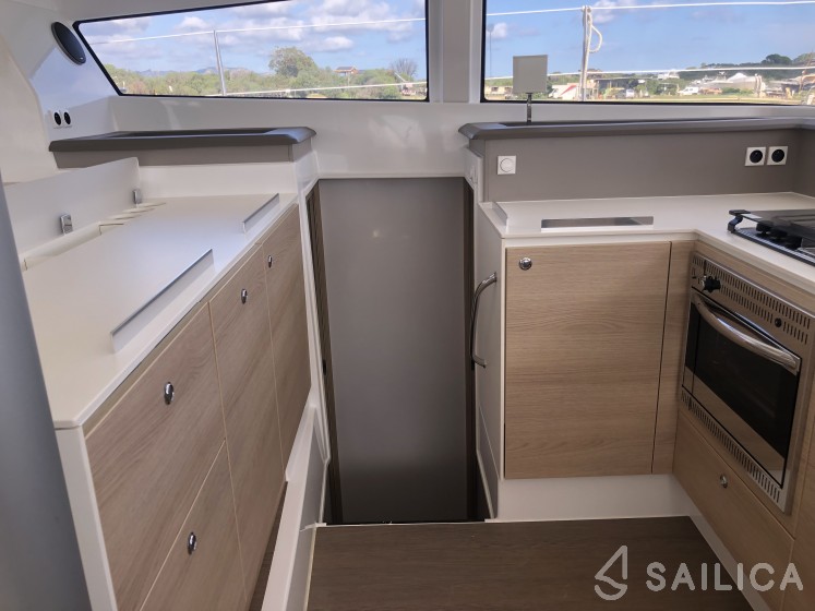 Bali 4.3 - Yacht Charter Sailica