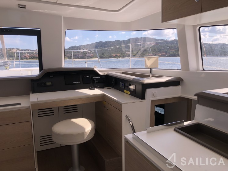 Bali 4.3 - Yacht Charter Sailica