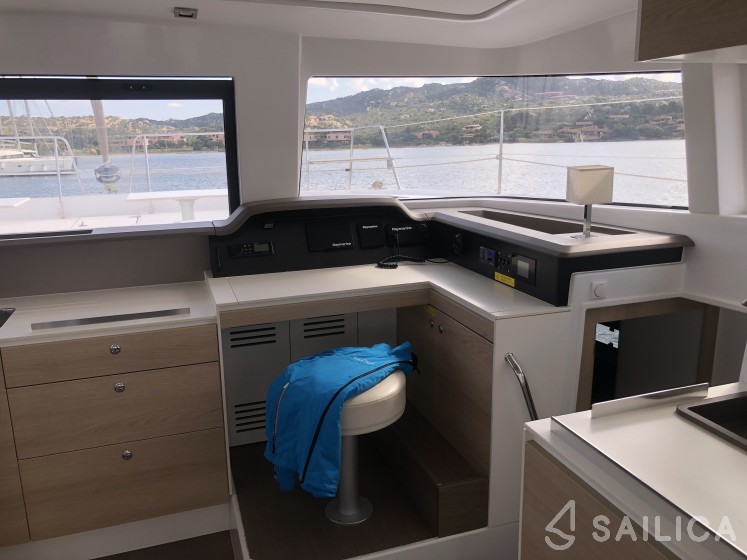 Bali 4.3 - Yacht Charter Sailica