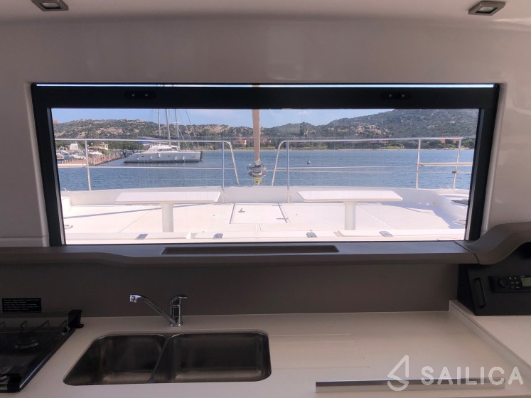 Bali 4.3 - Yacht Charter Sailica