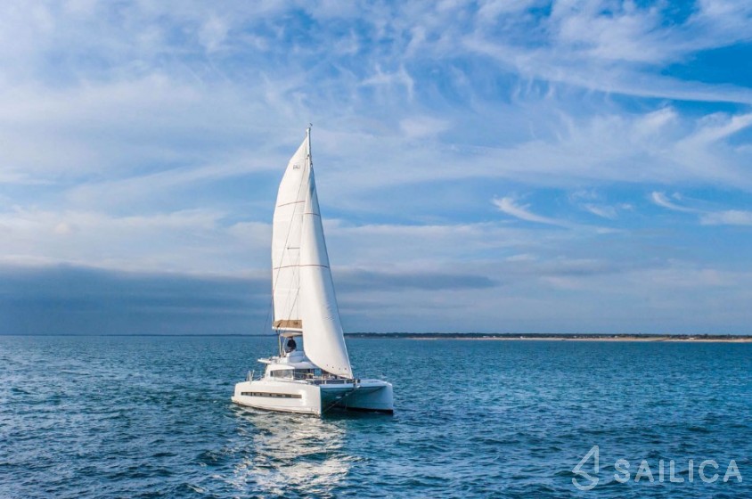 Bali 4.3 - Yacht Charter Sailica