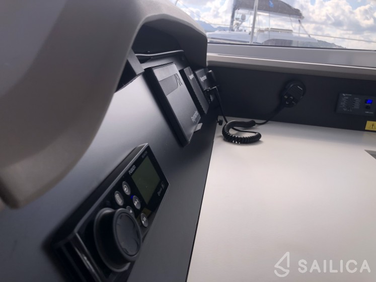 Bali 4.3 - Yacht Charter Sailica