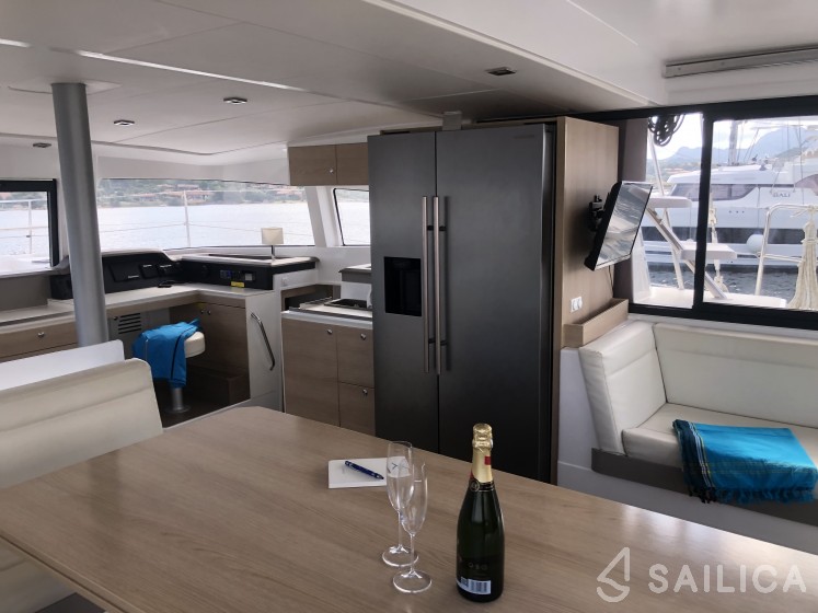 Bali 4.3 - Yacht Charter Sailica