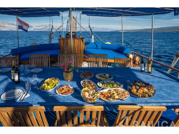 Gulet - Yacht Charter Sailica