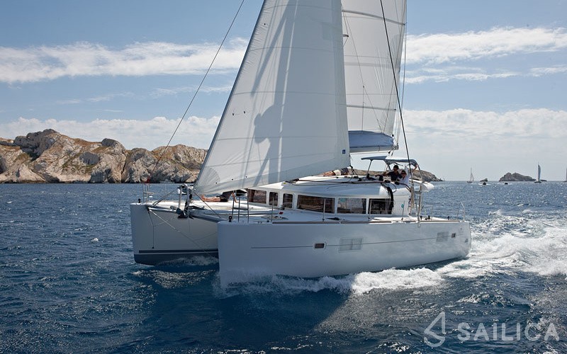 Lagoon 400 S2 - Yacht Charter Sailica