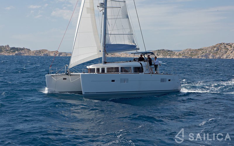 Lagoon 400 S2 - Yacht Charter Sailica