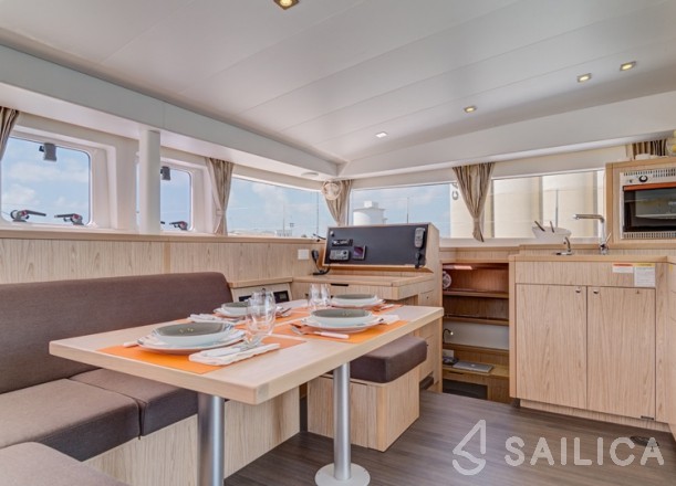 Lagoon 400 S2 - Yacht Charter Sailica