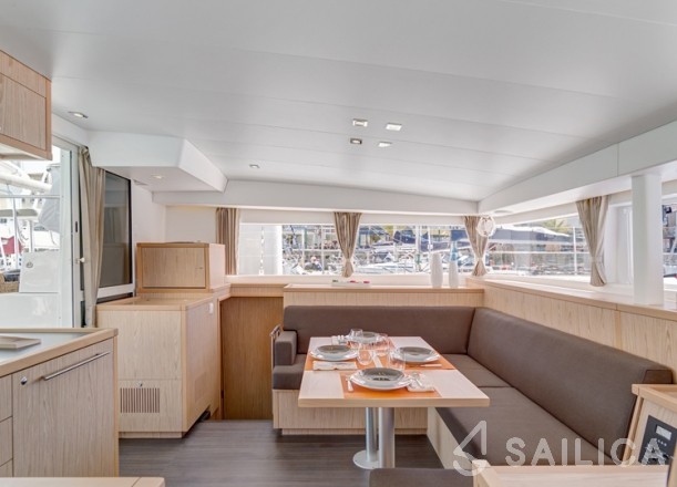 Lagoon 400 S2 - Yacht Charter Sailica