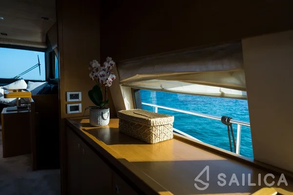 Ferretti 780 - Yacht Charter Sailica