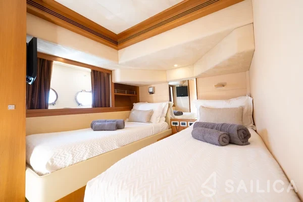 Ferretti 780 - Yacht Charter Sailica