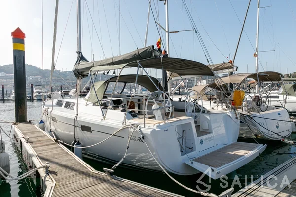 Hanse 415 - Yacht Charter Sailica