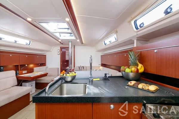 Hanse 415 - Yacht Charter Sailica