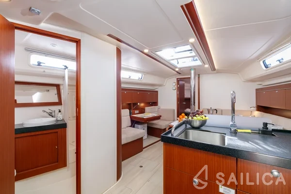 Hanse 415 - Yacht Charter Sailica