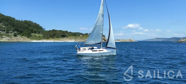 Hanse 415 - Yacht Charter Sailica