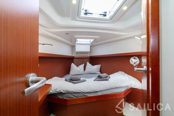 Hanse 415 - Yacht Charter Sailica