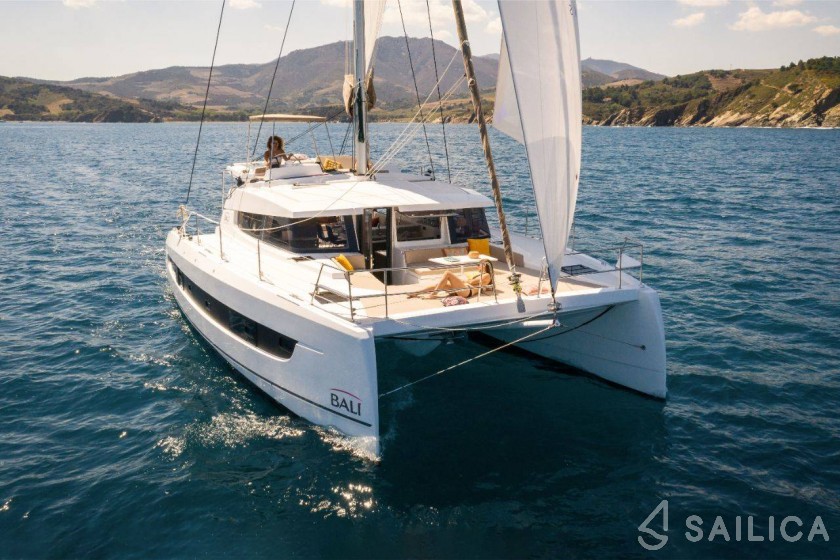 Bali 4.2 - Yacht Charter Sailica
