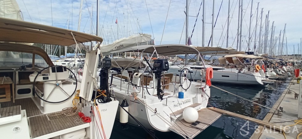 Oceanis 40.1 - Yacht Charter Sailica