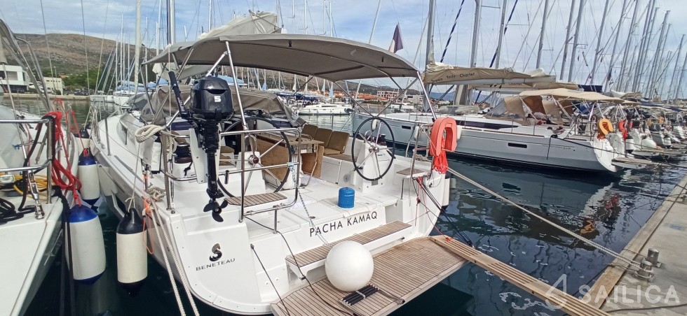 Oceanis 40.1 - Yacht Charter Sailica