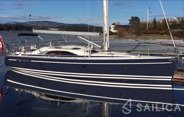 Bavaria 44 Vision - Yacht Charter Sailica