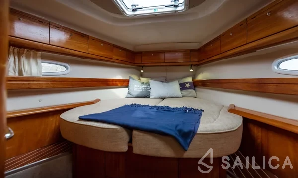 Bavaria 44 Vision - Yacht Charter Sailica