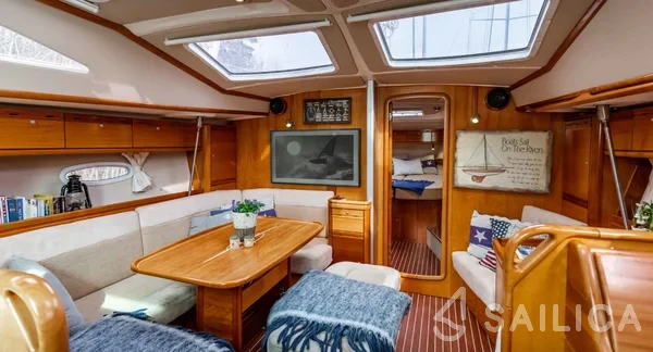 Bavaria 44 Vision - Yacht Charter Sailica
