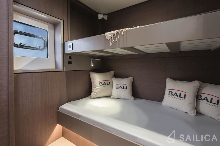 Bali 4.8  - Yacht Charter Sailica
