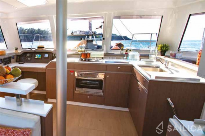Bali Catspace - Yacht Charter Sailica