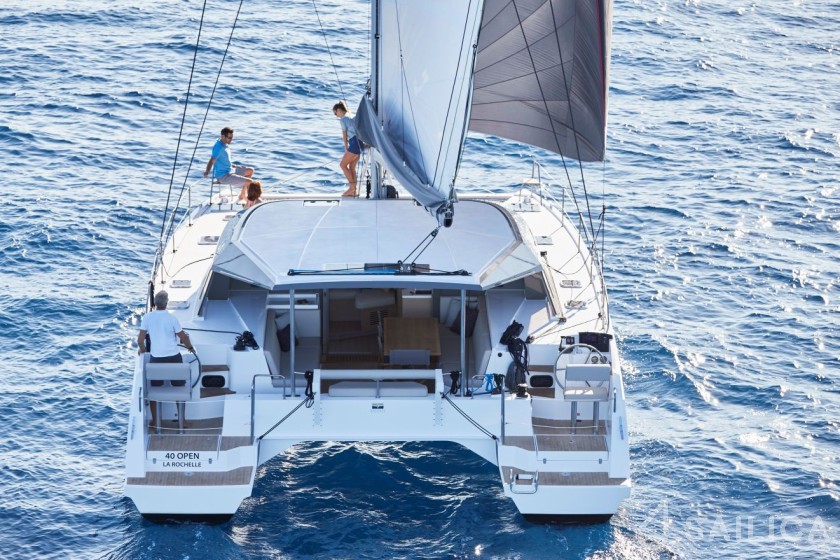 Nautitech 40 open NEW - 4 + 2 cab. - Yacht Charter Sailica