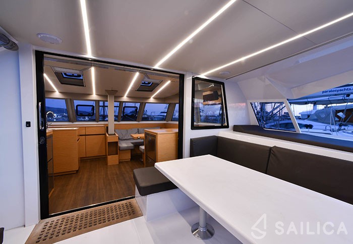 Nautitech 40 open NEW - 4 + 2 cab. - Yacht Charter Sailica