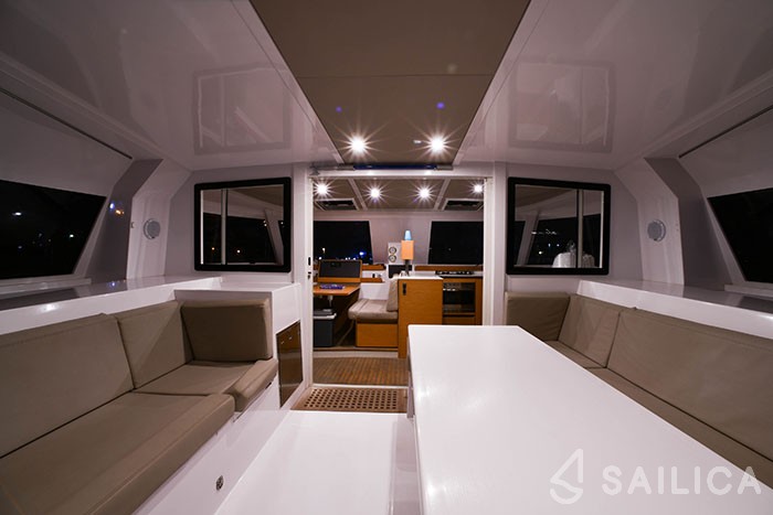Nautitech 40 open NEW - 4 + 2 cab. - Yacht Charter Sailica