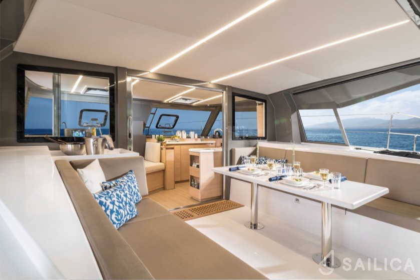 Nautitech 40 open NEW - 4 + 2 cab. - Yacht Charter Sailica