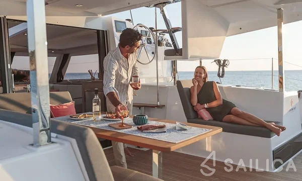Isla 40 - Yacht Charter Sailica