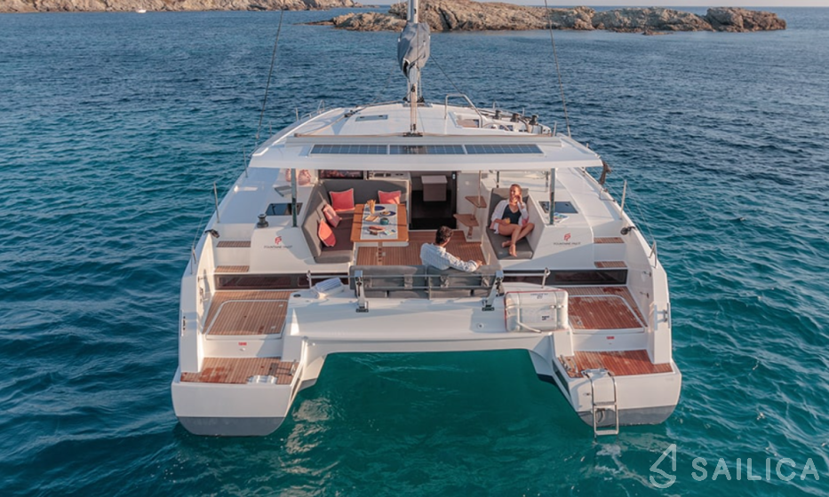 Isla 40 - Yacht Charter Sailica