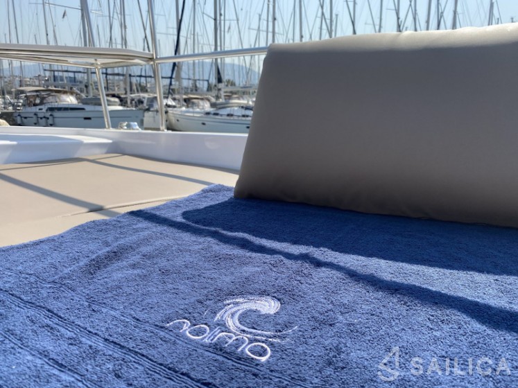 Bali 4.1 - Yacht Charter Sailica