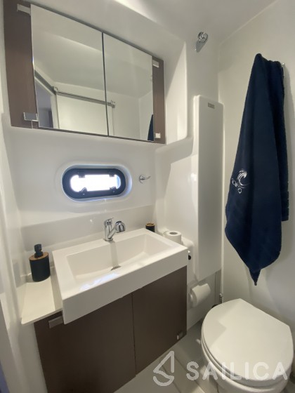 Bali 4.1 - Yacht Charter Sailica