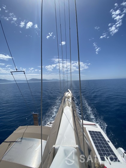 Bali 4.1 - Yacht Charter Sailica