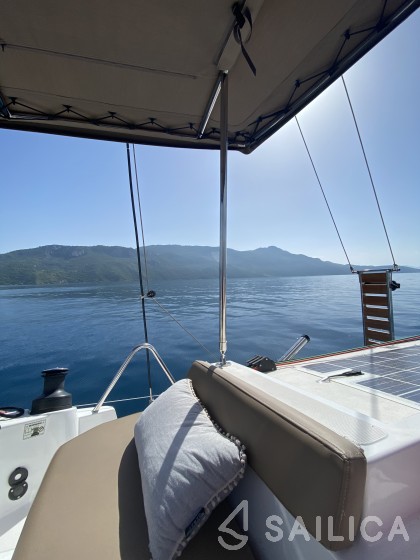 Bali 4.1 - Yacht Charter Sailica