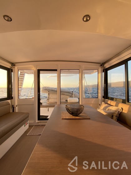 Bali 4.1 - Yacht Charter Sailica