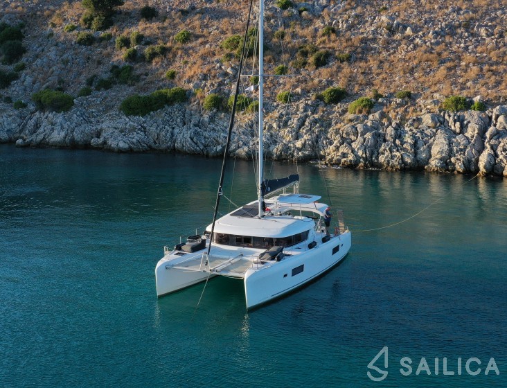 Lagoon 42 - Yacht Charter Sailica